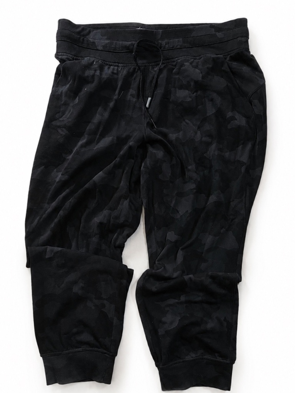 ✨ Lululemon Black Camo Joggers – Size 10 ✨